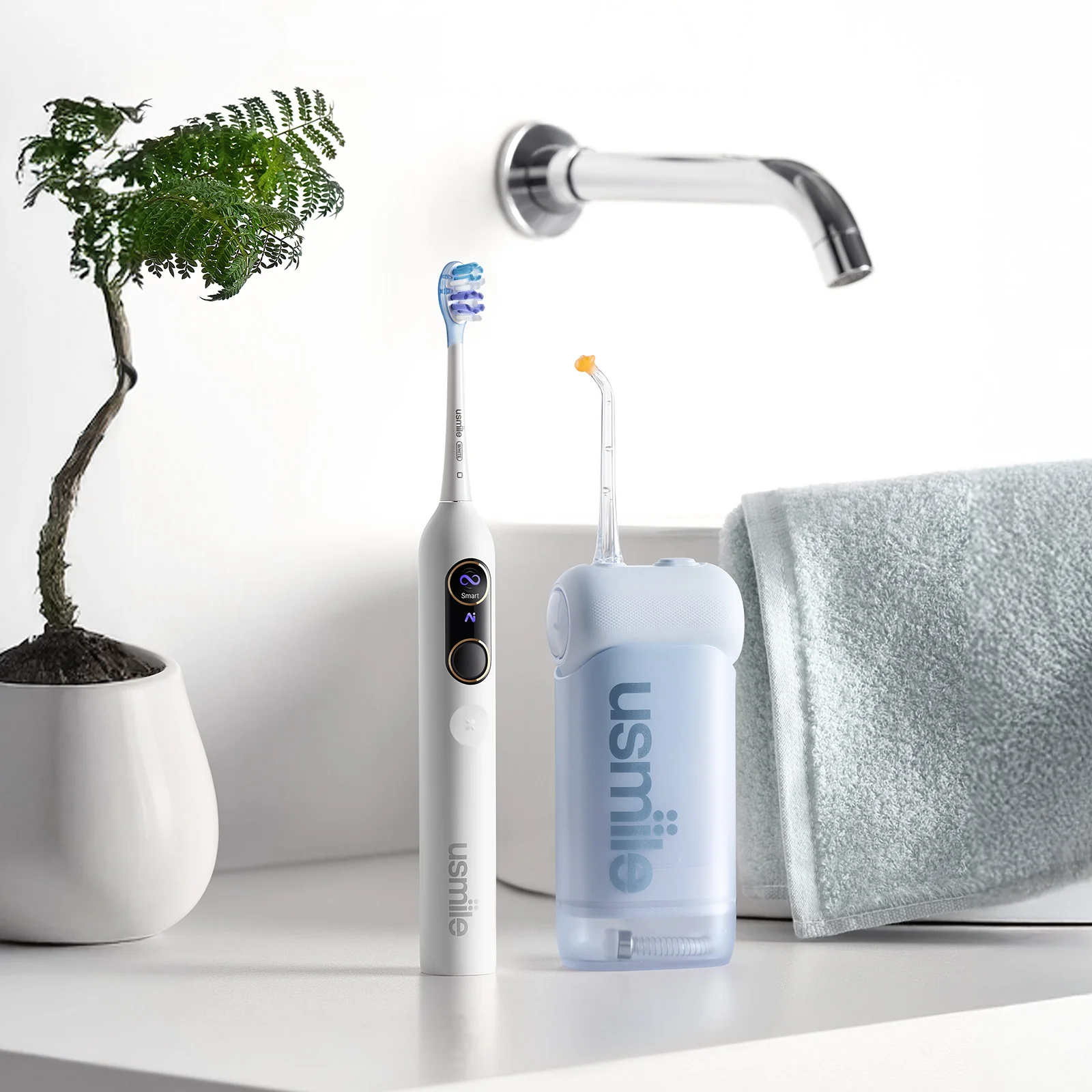 usmile Couple Sets Electric Toothbrush & Water Flosser +Bonus Accessories! - Image 8